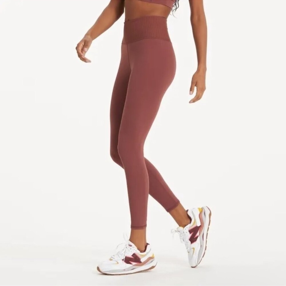 Vuori High-Rise Seamless Leggings in Mauve